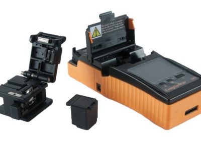 GIUNTATRICE  CON ALLINEAMENTO SUL CLADDING – FTTH